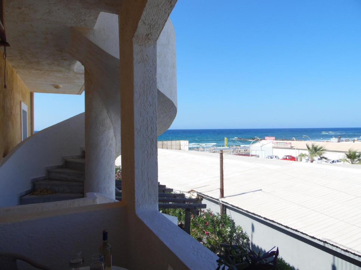Mike'S Beach Apartments & Studios Аниссарас Экстерьер фото