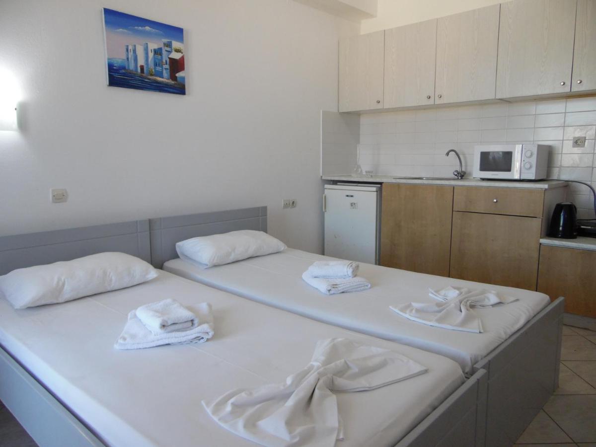 Mike'S Beach Apartments & Studios Аниссарас Экстерьер фото