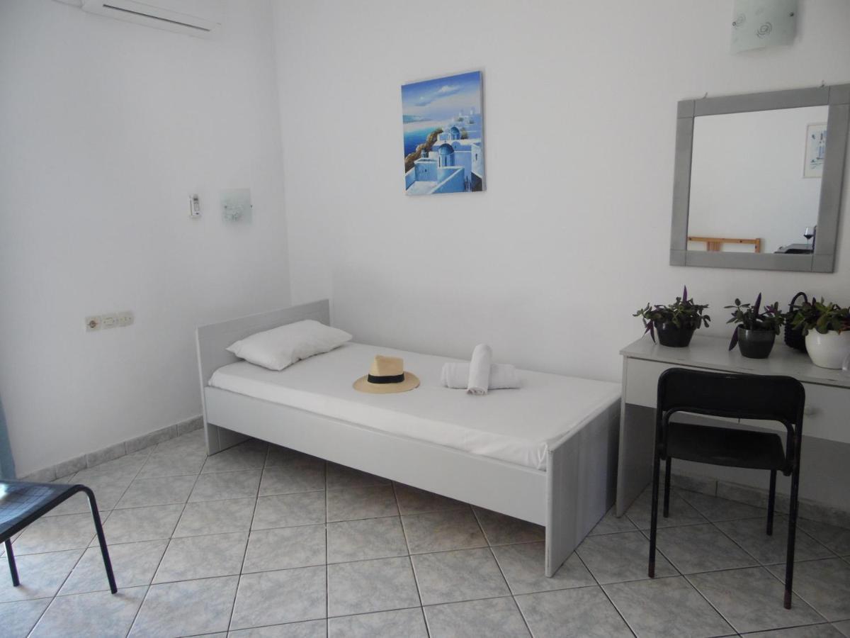 Mike'S Beach Apartments & Studios Аниссарас Экстерьер фото