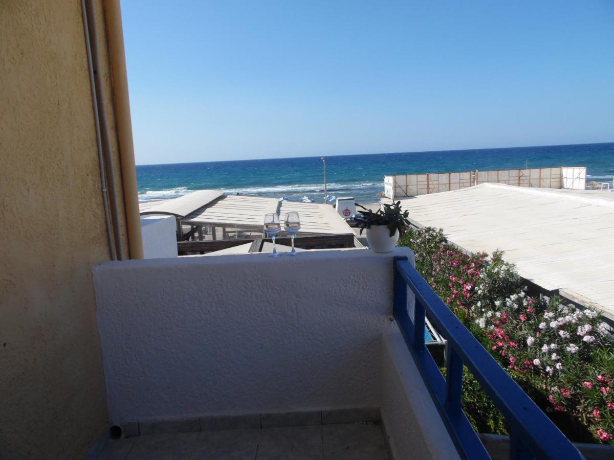 Mike'S Beach Apartments & Studios Аниссарас Экстерьер фото