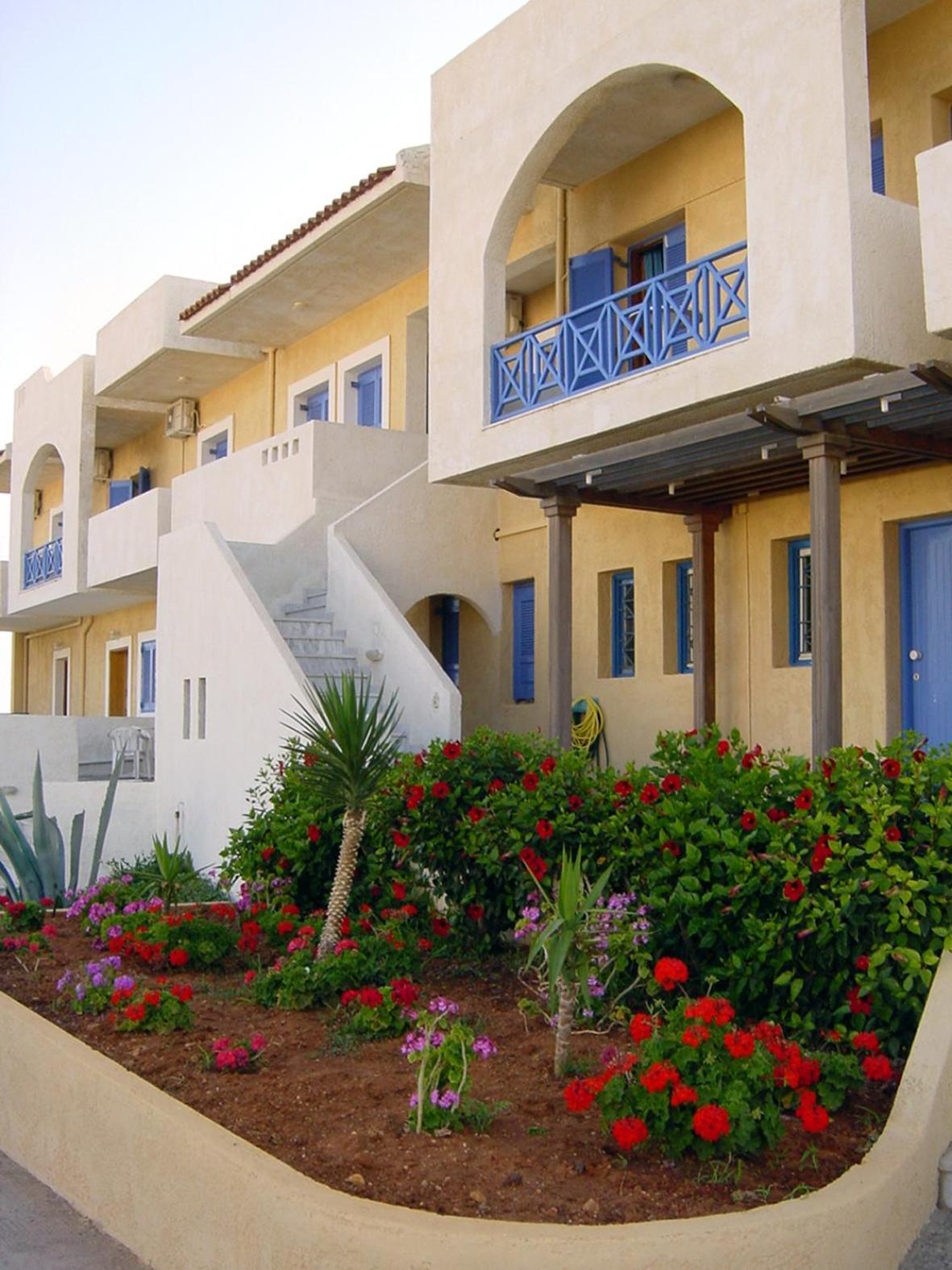 Mike'S Beach Apartments & Studios Аниссарас Экстерьер фото