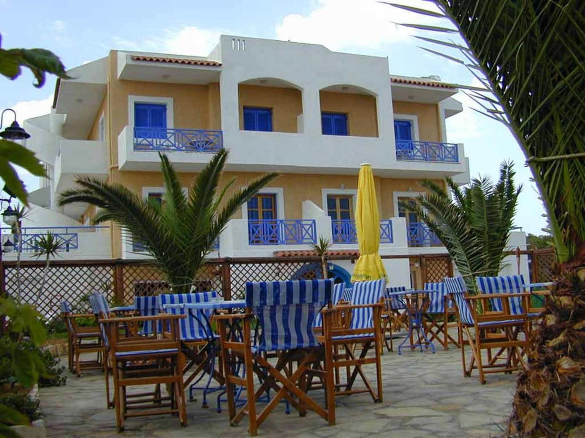 Mike'S Beach Apartments & Studios Аниссарас Экстерьер фото